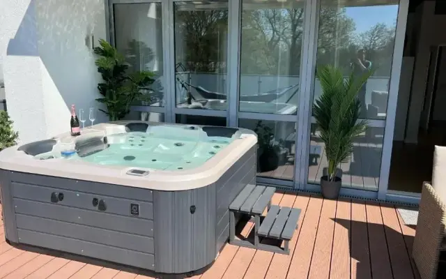 Luxus- Penthouse 180m2 mit Aufzug und Whirlpool