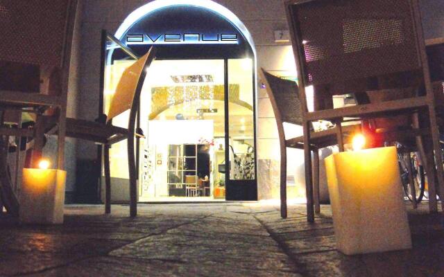 Avenue Hotel вид на фасад