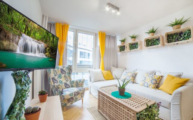Отель Little Home - Gran Canaria Польша, Варшава - отзывы, цены и фото номеров - забронировать отель Little Home - Gran Canaria онлайн комната для гостей