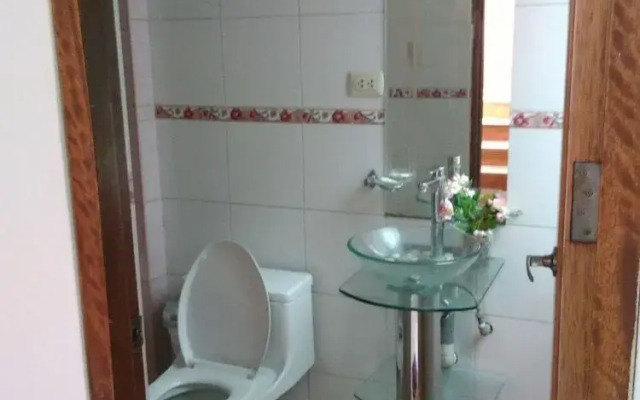 Shanell House - Hostel