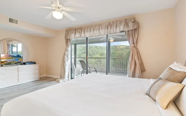 Lakefront Condo Near the State Park