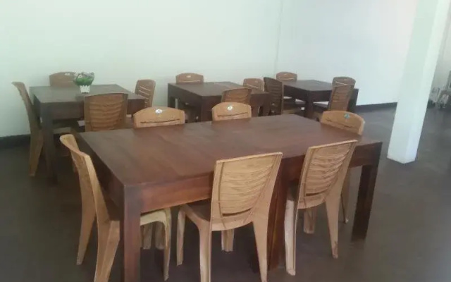 Herath Holiday Inn