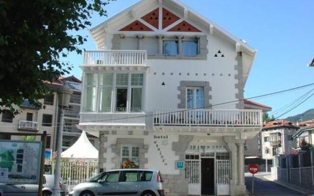 Hotel Atalaya вид на фасад