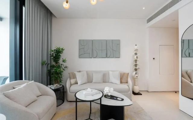 Beachfront 1BR Jumeirah Gate Tower 1