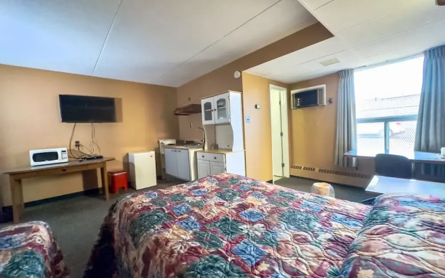 Capone's Hideaway Motel