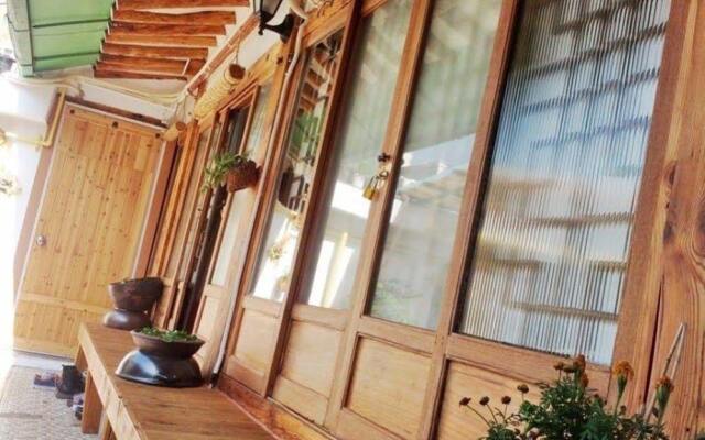 Отель HanOK Guest House 201 Южная Корея, Сеул - отзывы, цены и фото номеров - забронировать отель HanOK Guest House 201 онлайн вид на фасад