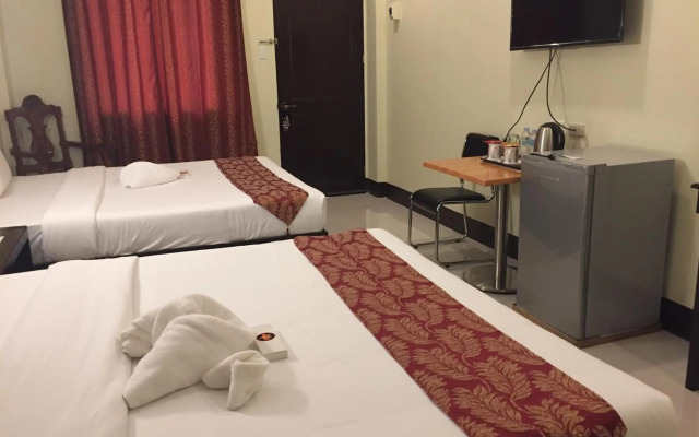 Hollywood Suites