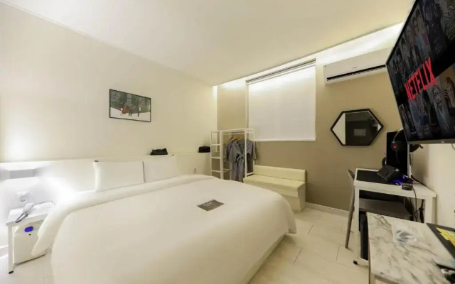 Hotel YAM Yeosu Hakdong