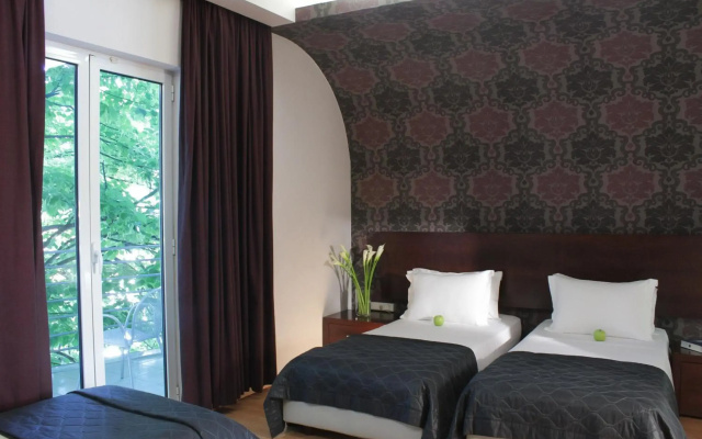 Galaxy Art Hotel