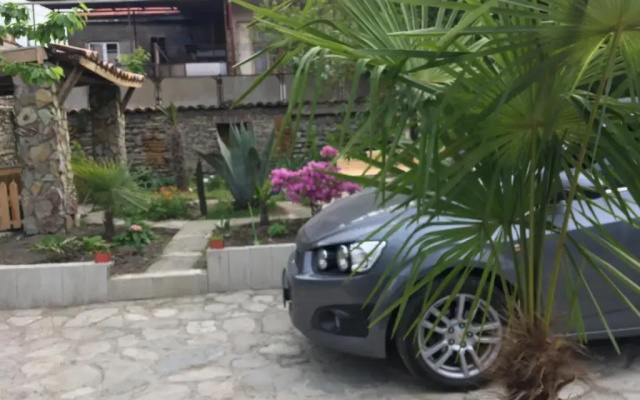 Nika Guest House