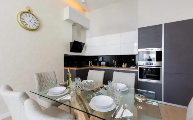 Designer Dream Home in the Center W 2br/2bath