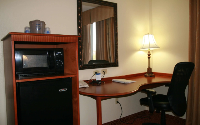 Hampton Inn & Suites McComb