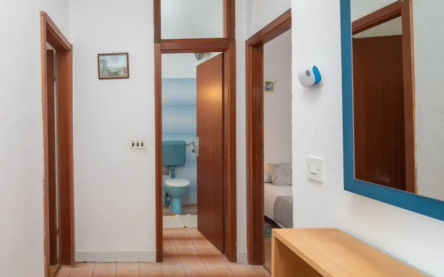 A2 apt Near Beach w Patio, Parking and Grill