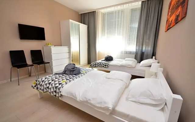 G'HOSTEL