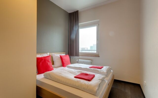 Отель MEININGER Hotel München City Center Германия, Мюнхен - 2 отзыва об отеле, цены и фото номеров - забронировать отель MEININGER Hotel München City Center онлайн вид на фасад