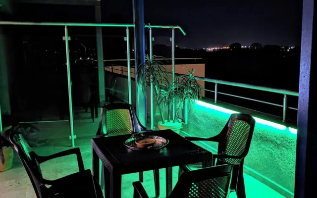 Sunny Beach Retreat for Two