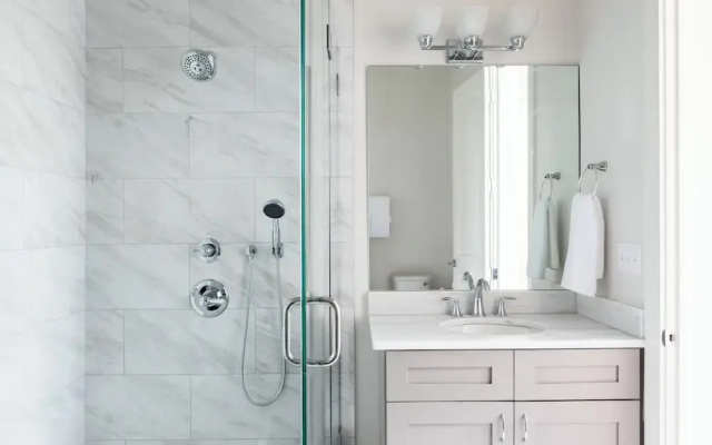 Magazine Street Deluxe Suites by Sonder