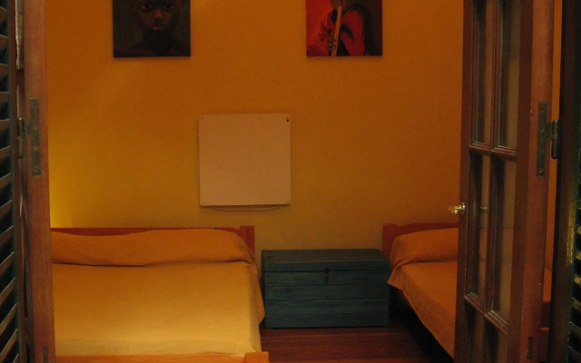 Vi Luz y Entre Hostel