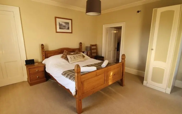 Tirindrish House B&B