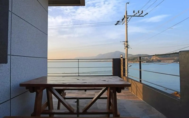 Yeosu Baekya Sea Pension