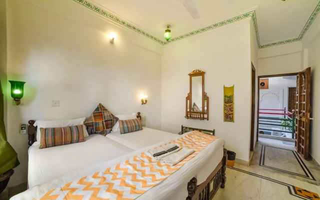 Hotal Devraj Niwas on Lake Pichola Udaipur