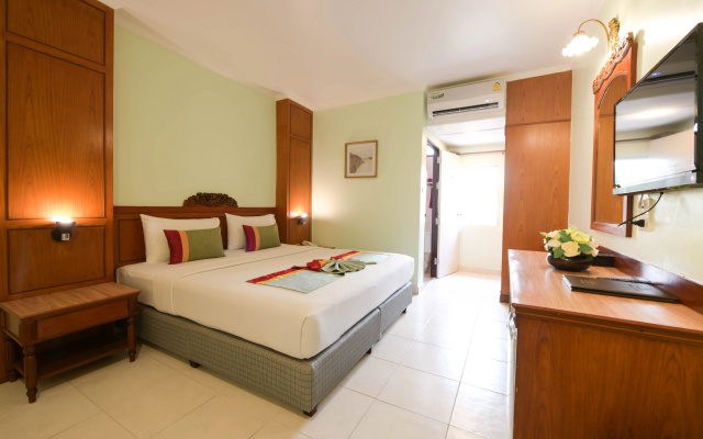 S Lodge Pattaya (formally known as Sabai Lodge)