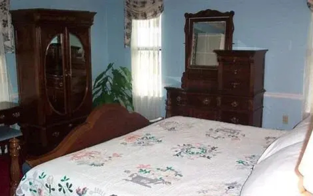 Magnolia Plantation Hotel