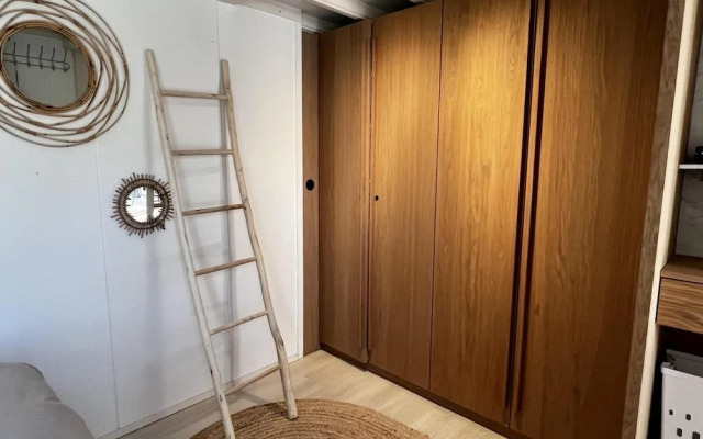 Chalet for Four Guests Near Beach