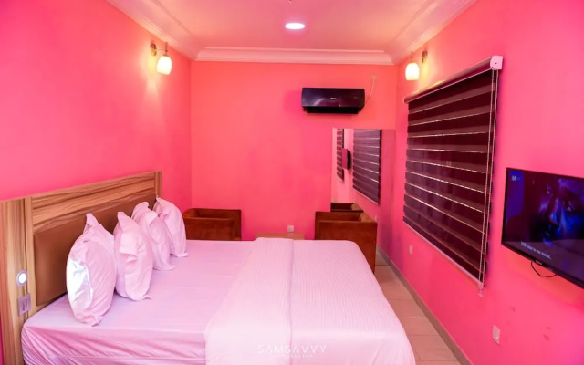 Dees Hotels