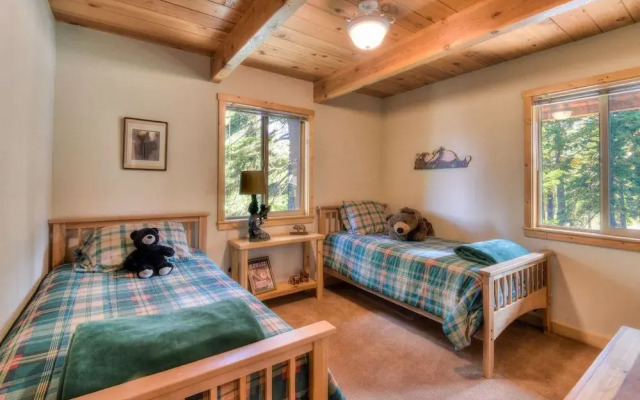 Chamberland Getaway Lake Views w/ Deck!
