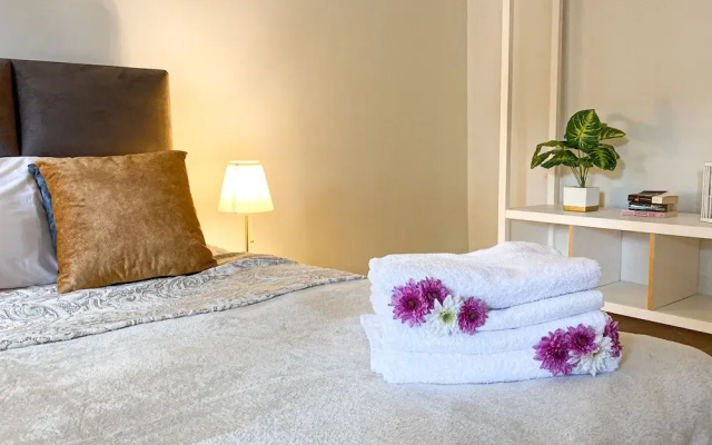 Modern Downtown 3BR by Ahlan Hospitality