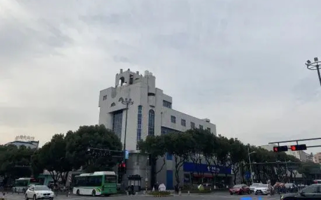 Xingji Scenic Homestay (Deqing West Station)