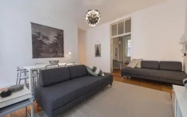 Lovelystay - Spacious 2br Downtown - 5 Min To River