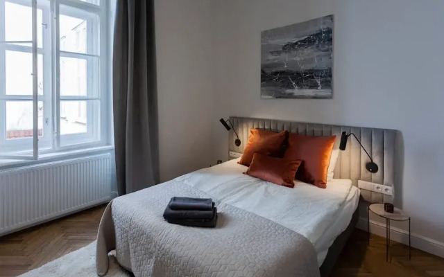 Luxury Central Apartment