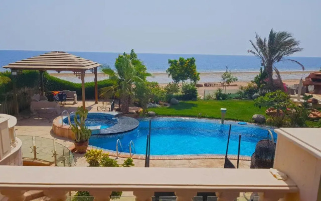 Luxury Seafront Pool Villa - 3 Stories & Roof floor - All Master Bedrooms