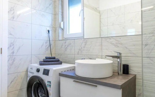Stunning Apartment in Solin With Wifi and 2 Bedrooms