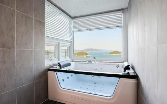 Yeosu Lamer Pension