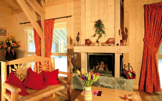 Samoens Duplex Chalet for 8 With Pool