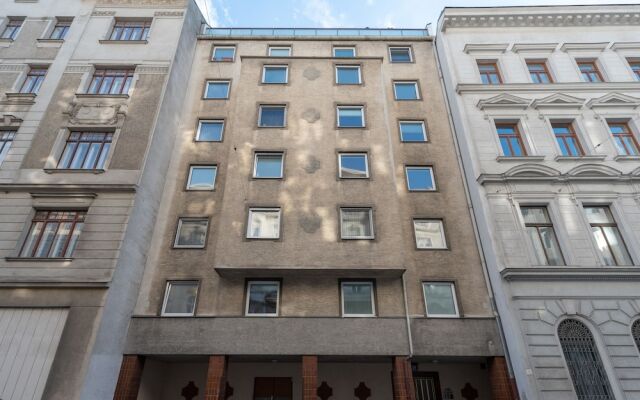 Апартаменты Royal Resort Apartments Blattgasse вид на фасад