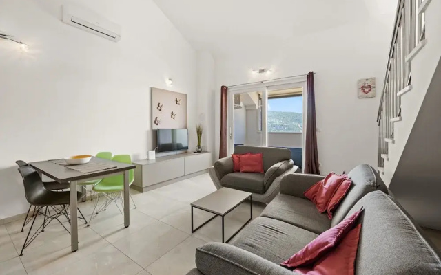 Sea View Vacation Apartment in Cres