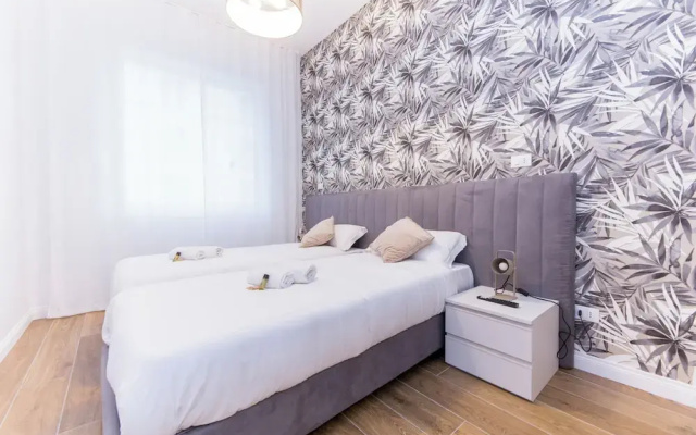Chic apartments in Piazza Dante
