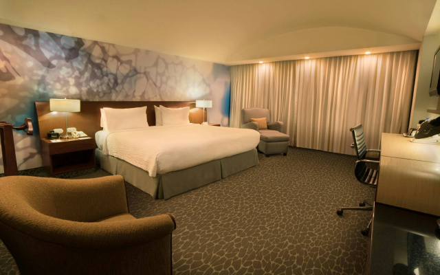 Courtyard by Marriott Mexico City Revolucion
