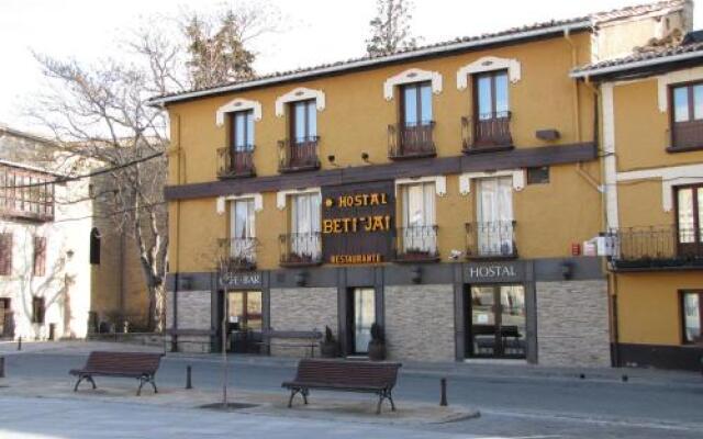 Отель Hostal Beti-jai Испания, Аойс - отзывы, цены и фото номеров - забронировать отель Hostal Beti-jai онлайн вид на фасад