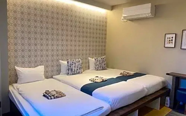 Culti Earl Hotel