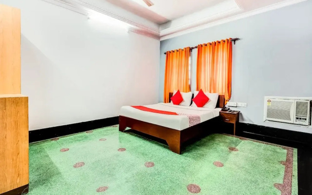 Blue Moon Guest House & Banquet