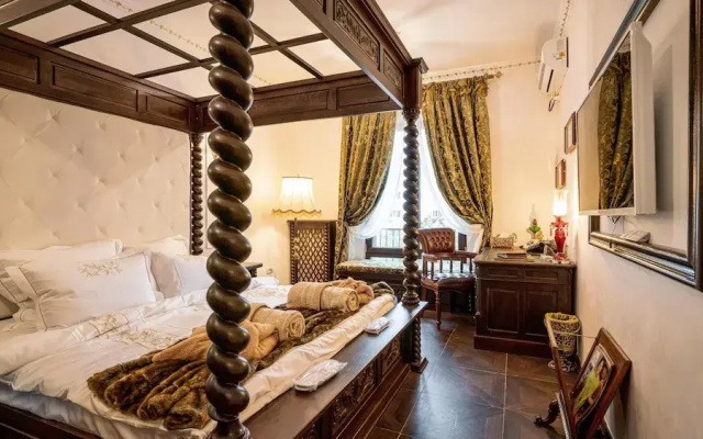 Ussr City Center Luxurious Apartment , Lives the Life of Soviet Generals