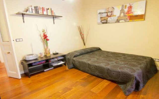 Отель MC YOLO Apartamento Ronda Atocha Испания, Мадрид - отзывы, цены и фото номеров - забронировать отель MC YOLO Apartamento Ronda Atocha онлайн комната для гостей