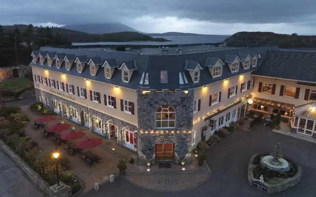 Pontoon Bridge Hotel
