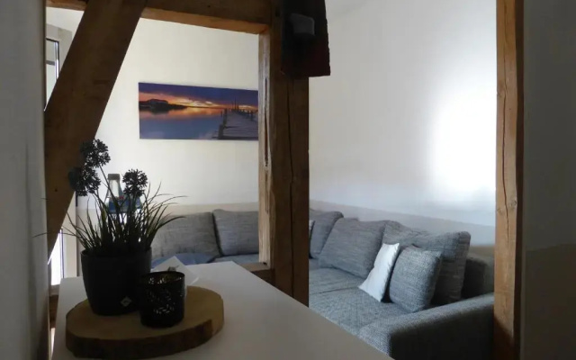 Ferienwohnung Friedrich Schiller, 2 Schlafzimmer, Balkon,kostenloses WiFi, nähe Zentrum,