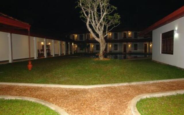 Отель Hasara Resort Шри-Ланка, Бентота - отзывы, цены и фото номеров - забронировать отель Hasara Resort онлайн вид на фасад